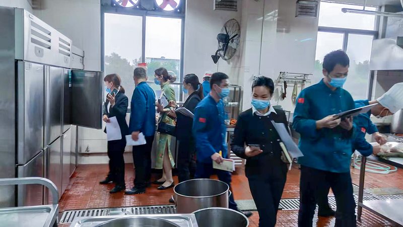 休闲食品代理，如何选择厂家直供批发？**