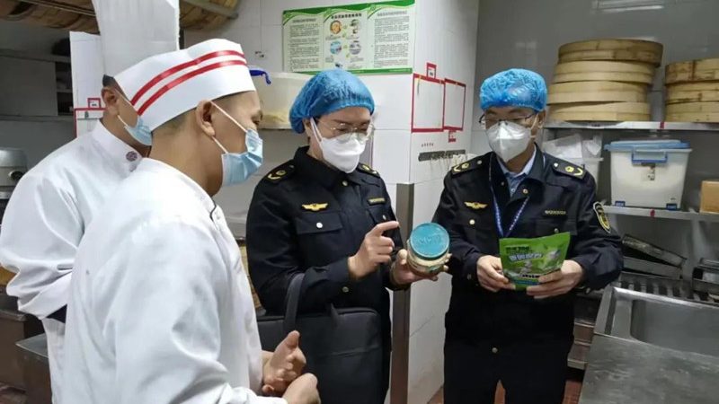 蜜饯果干与话梅：探寻两种传统零食的异同